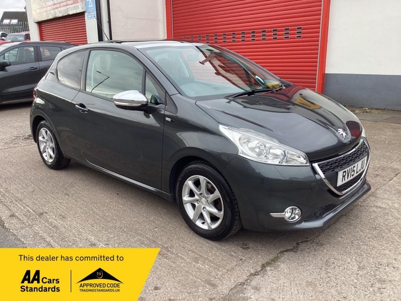 PEUGEOT 208