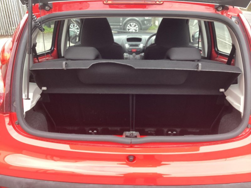 PEUGEOT 107