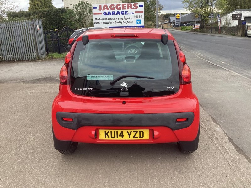 PEUGEOT 107