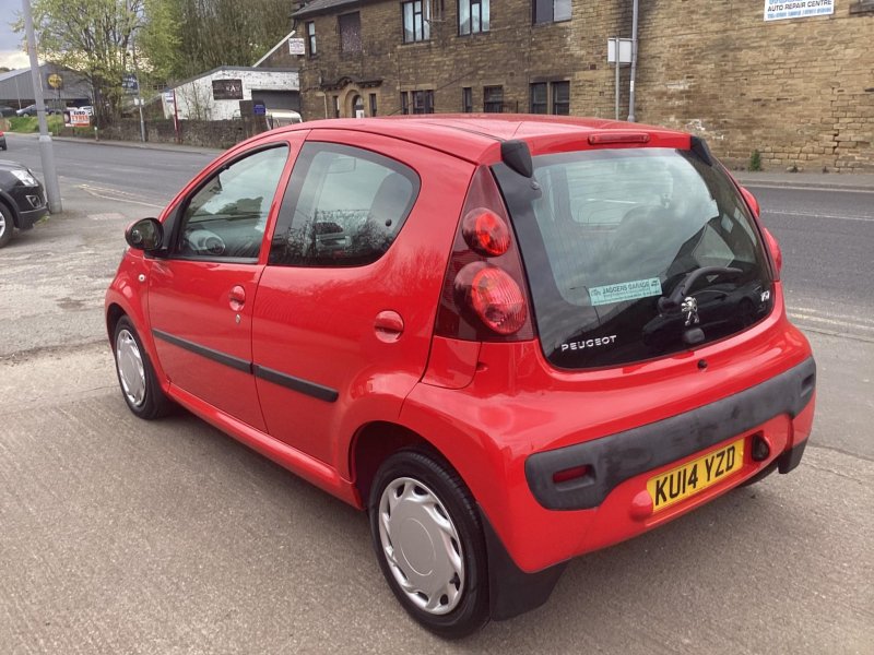 PEUGEOT 107