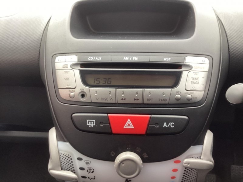 PEUGEOT 107