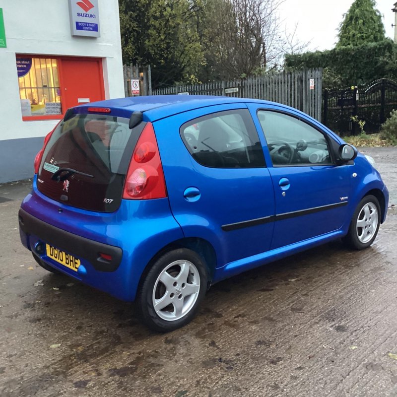 PEUGEOT 107