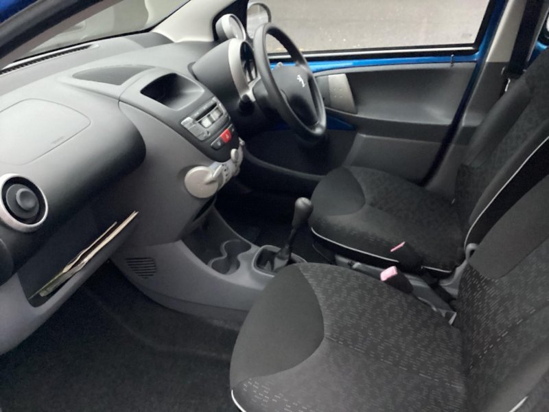 PEUGEOT 107