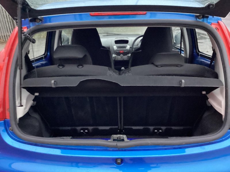 PEUGEOT 107