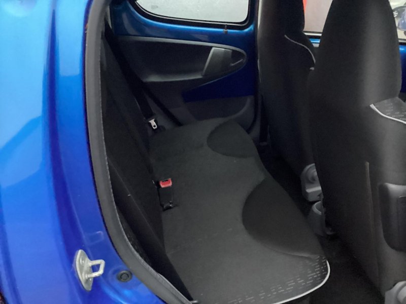 PEUGEOT 107