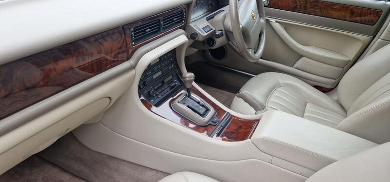 JAGUAR XJ