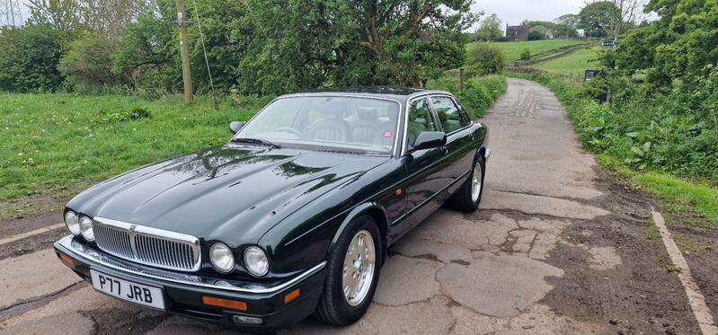 JAGUAR XJ