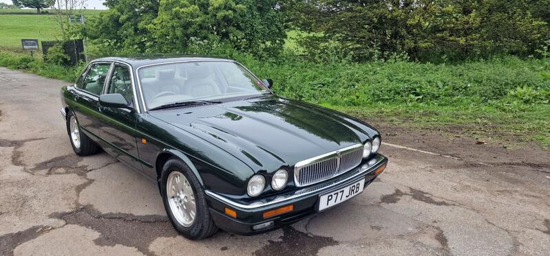 JAGUAR XJ
