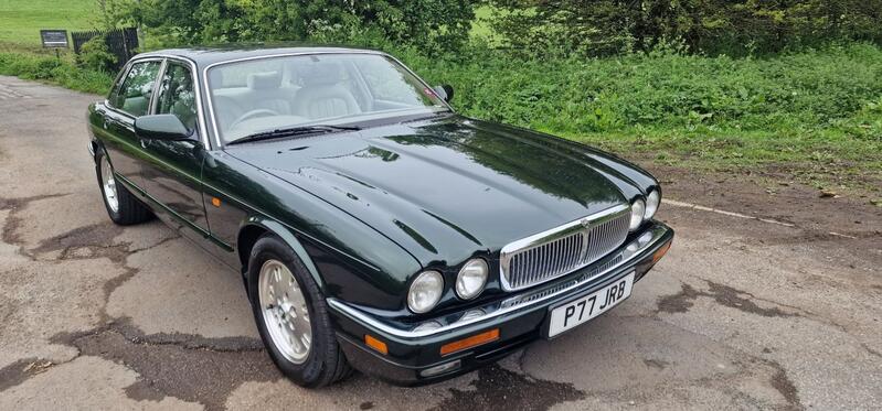 JAGUAR XJ