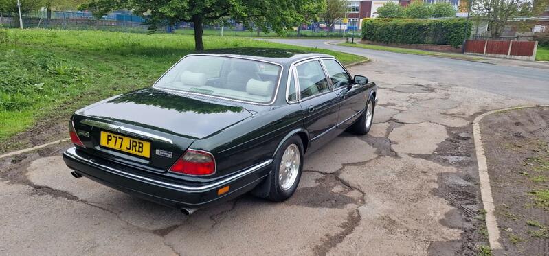 JAGUAR XJ