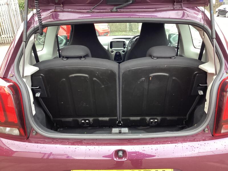 PEUGEOT 108