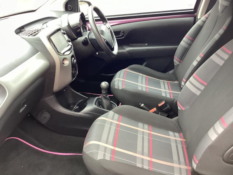 PEUGEOT 108