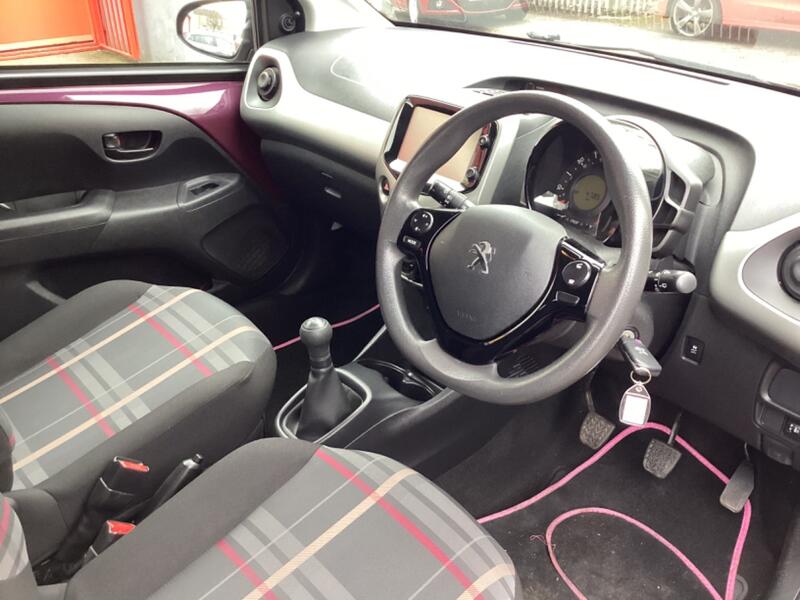 PEUGEOT 108
