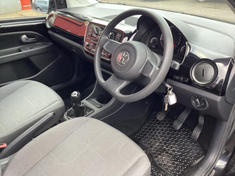 VOLKSWAGEN UP