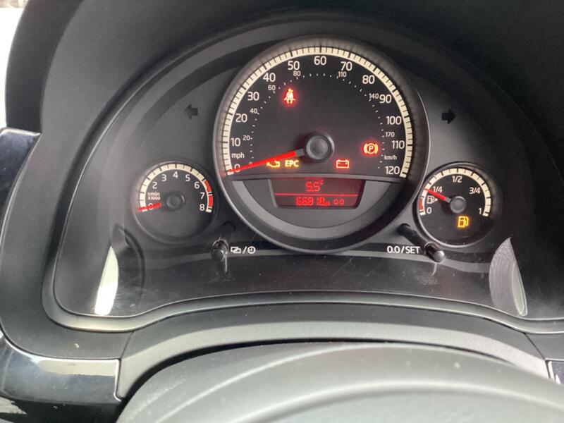 VOLKSWAGEN UP